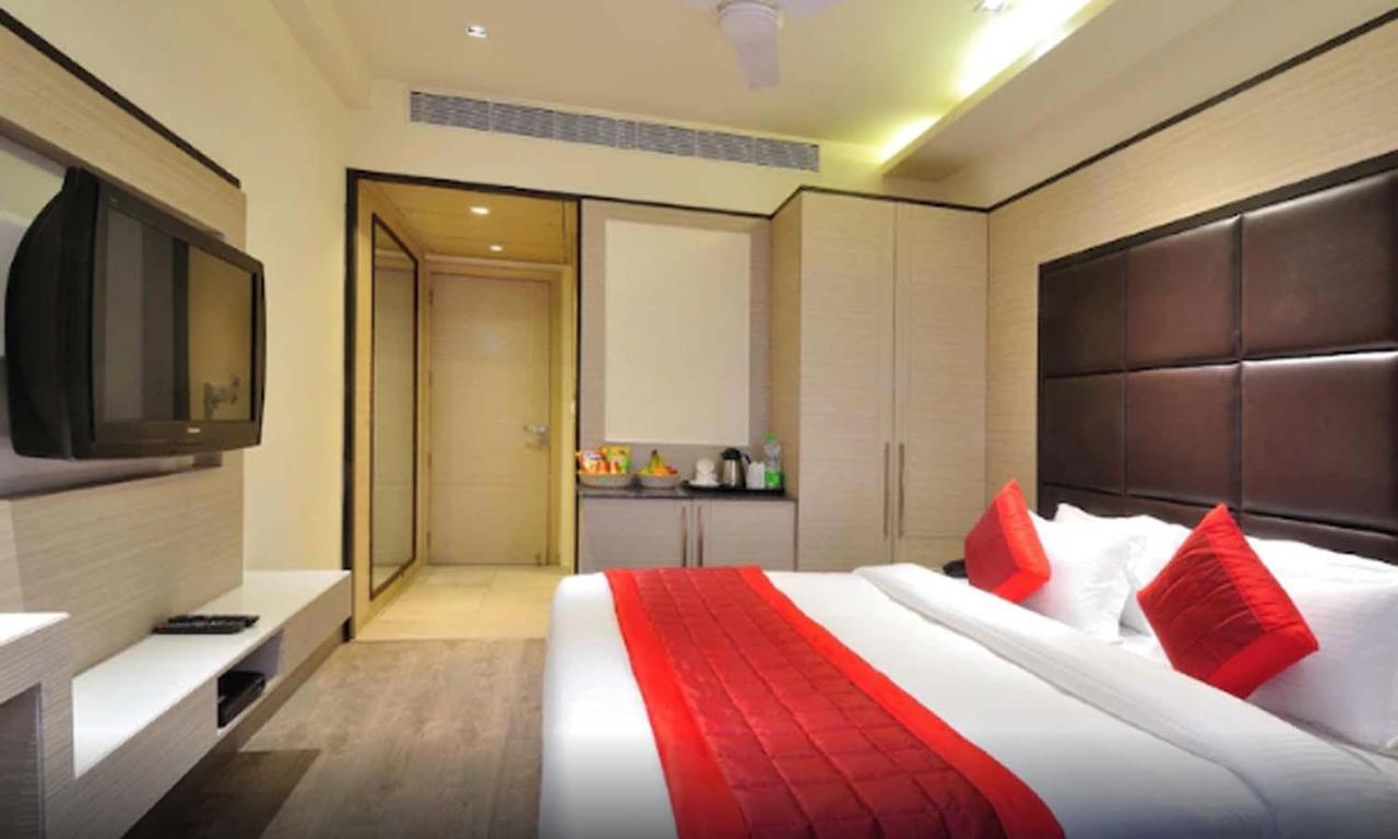 Hotel Royal Grand - Opposite Axis Bank East Patel Nagar Ню Делхи Екстериор снимка