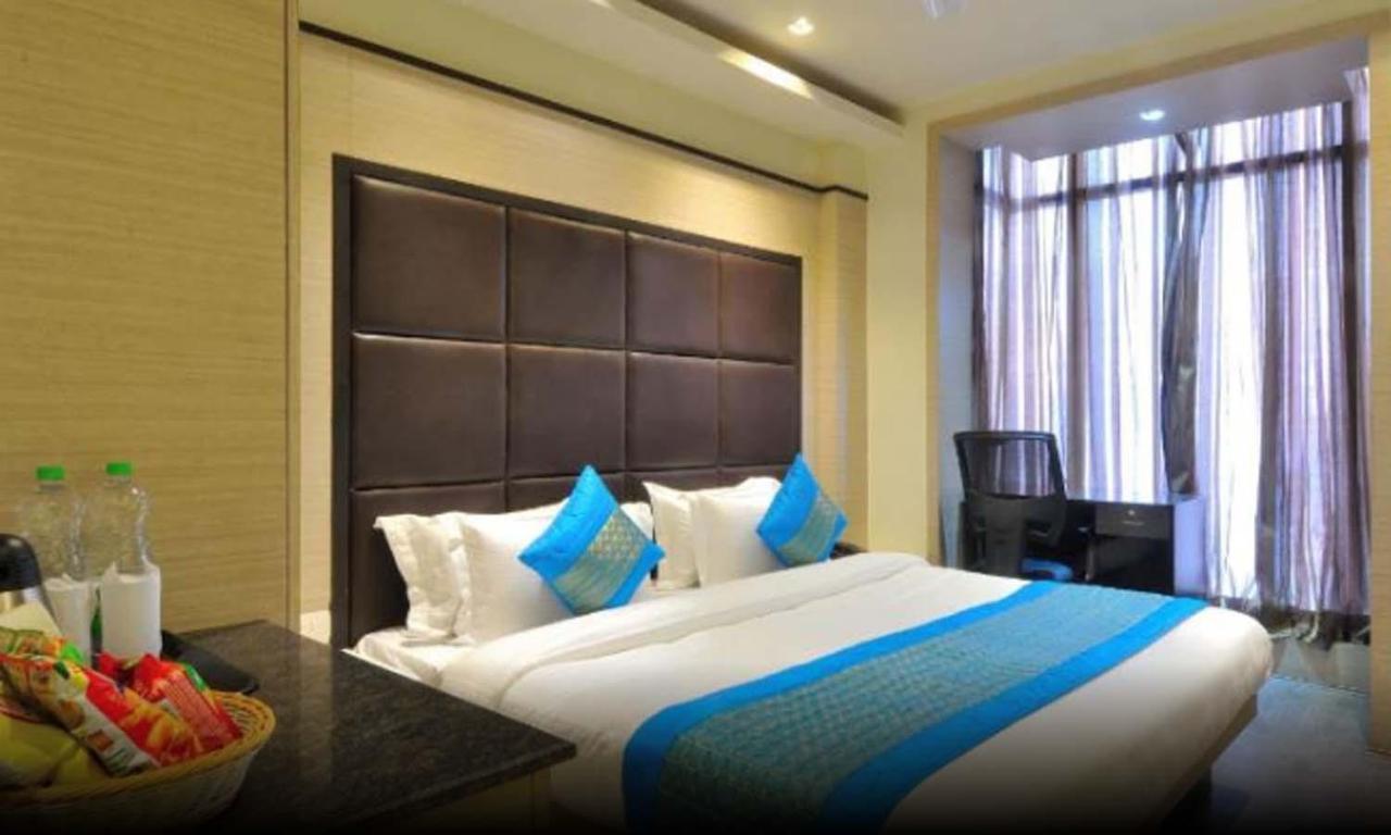 Hotel Royal Grand - Opposite Axis Bank East Patel Nagar Ню Делхи Екстериор снимка