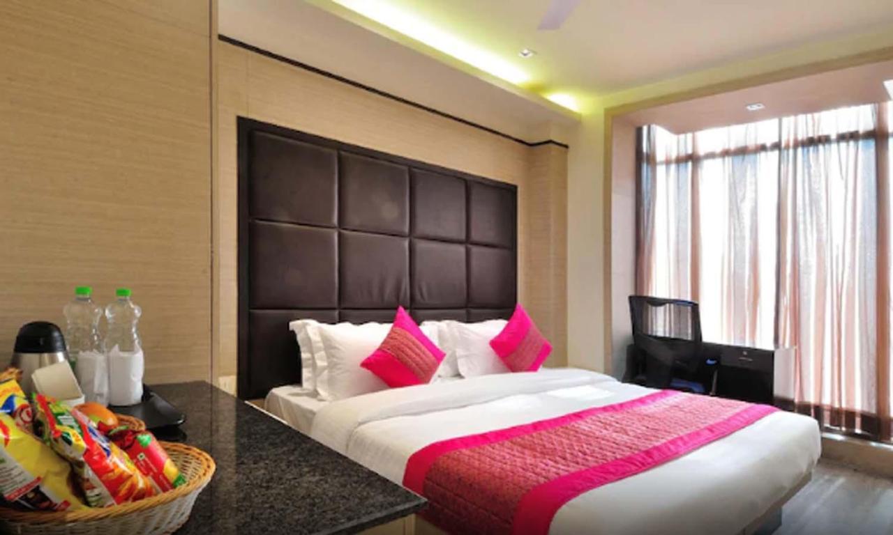Hotel Royal Grand - Opposite Axis Bank East Patel Nagar Ню Делхи Екстериор снимка