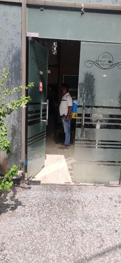 Hotel Royal Grand - Opposite Axis Bank East Patel Nagar Ню Делхи Екстериор снимка