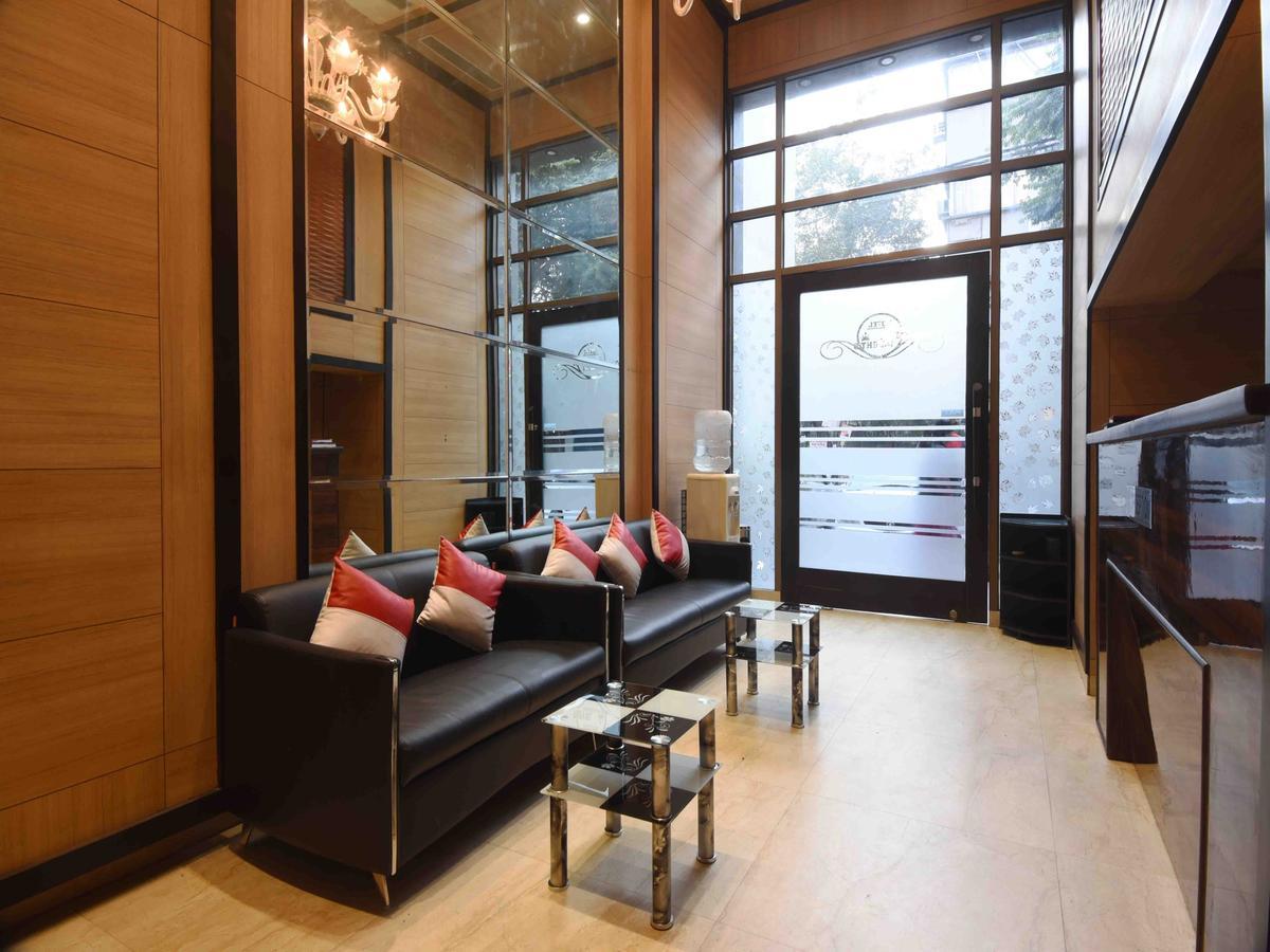 Hotel Royal Grand - Opposite Axis Bank East Patel Nagar Ню Делхи Екстериор снимка