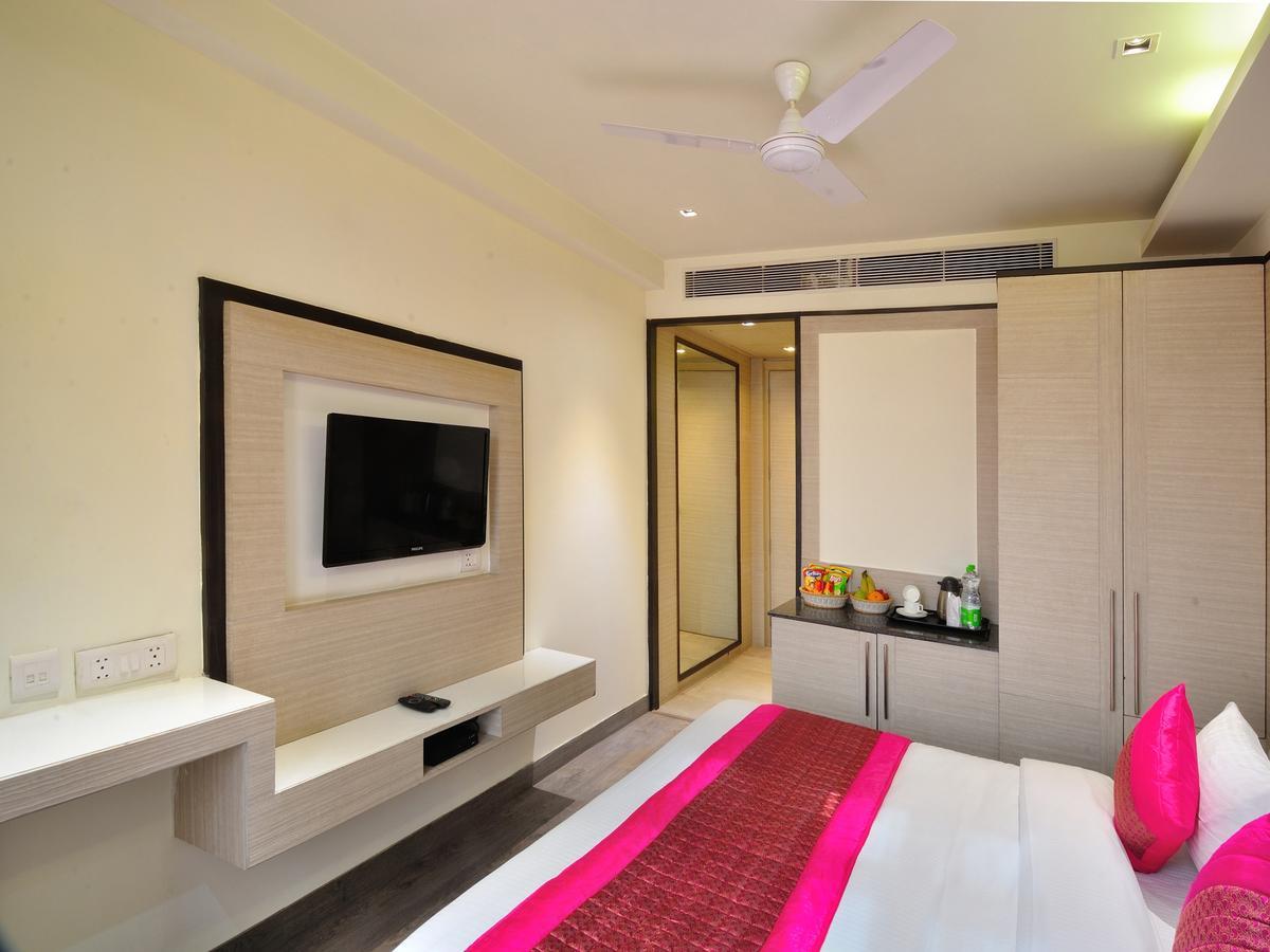 Hotel Royal Grand - Opposite Axis Bank East Patel Nagar Ню Делхи Екстериор снимка