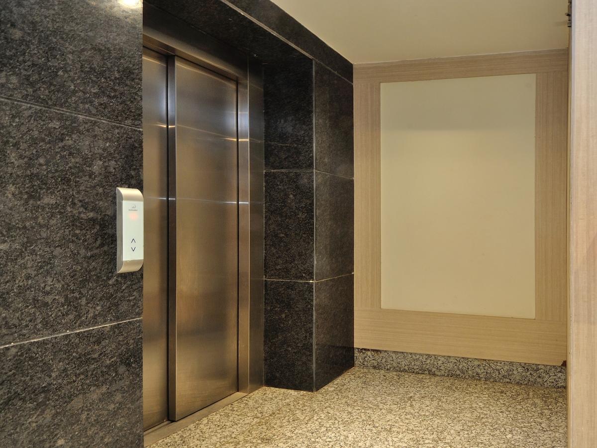 Hotel Royal Grand - Opposite Axis Bank East Patel Nagar Ню Делхи Екстериор снимка