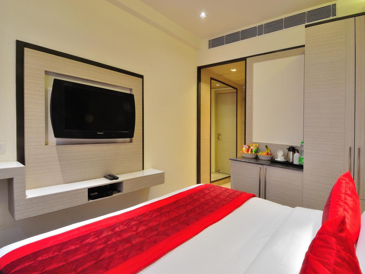 Hotel Royal Grand - Opposite Axis Bank East Patel Nagar Ню Делхи Екстериор снимка
