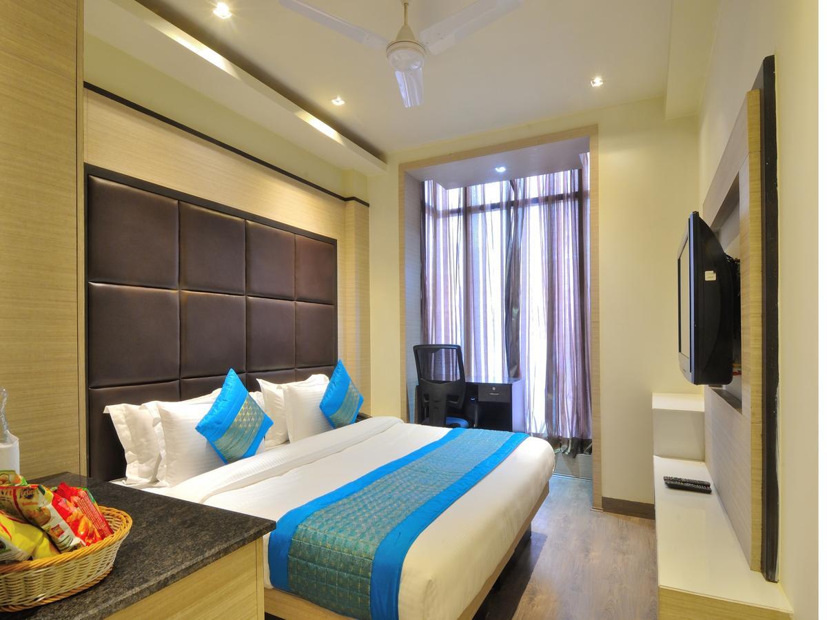 Hotel Royal Grand - Opposite Axis Bank East Patel Nagar Ню Делхи Екстериор снимка