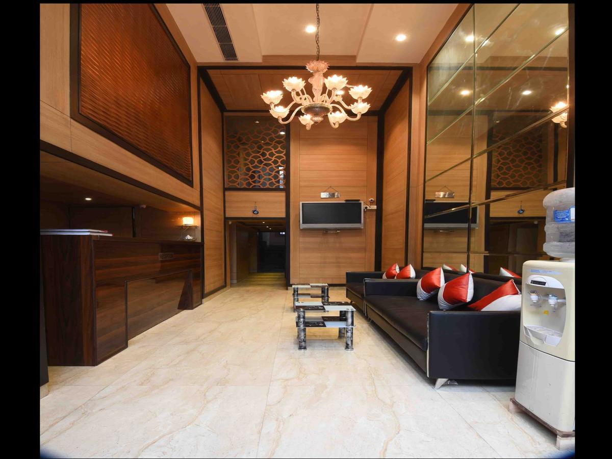 Hotel Royal Grand - Opposite Axis Bank East Patel Nagar Ню Делхи Екстериор снимка
