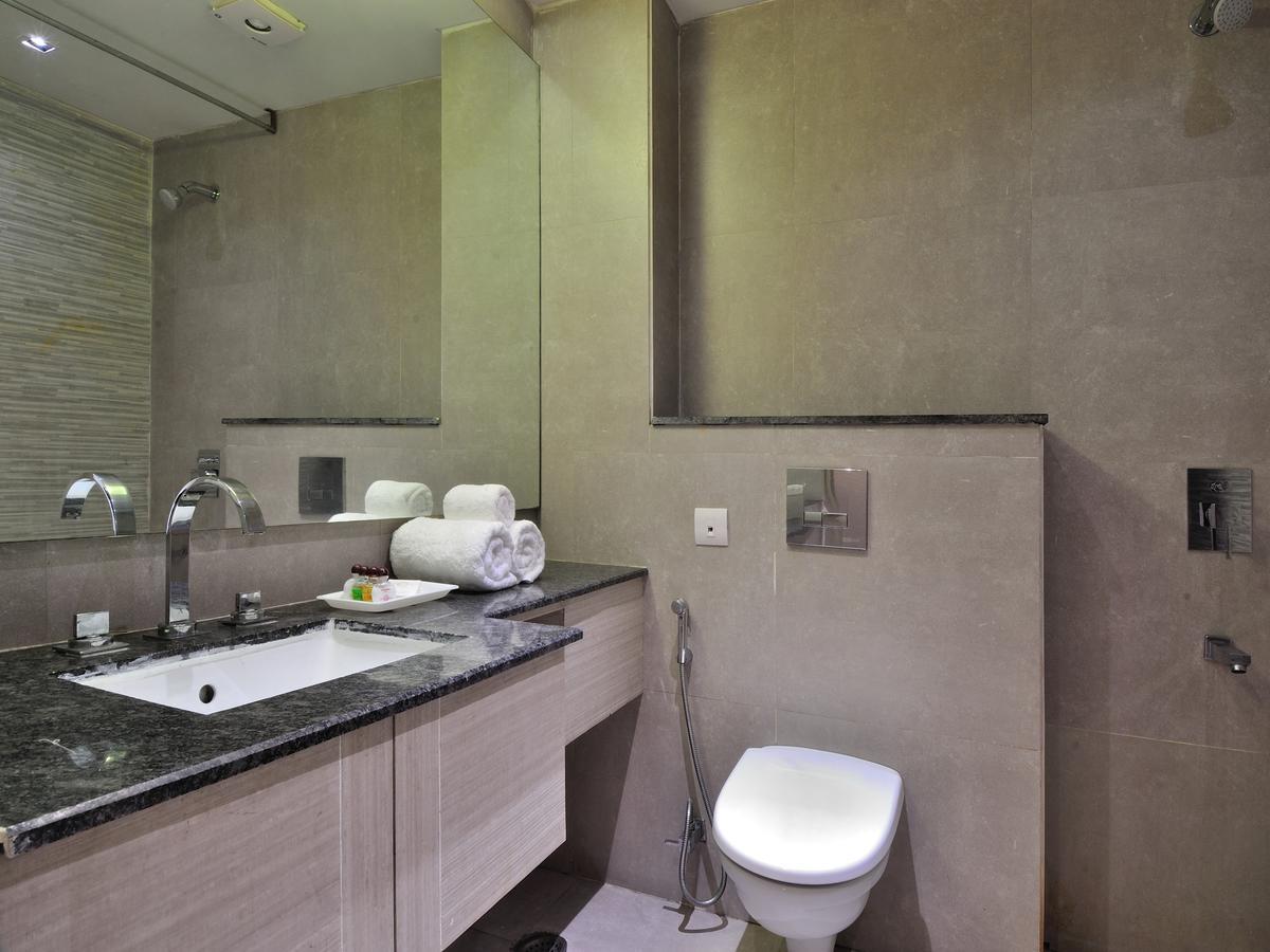 Hotel Royal Grand - Opposite Axis Bank East Patel Nagar Ню Делхи Екстериор снимка
