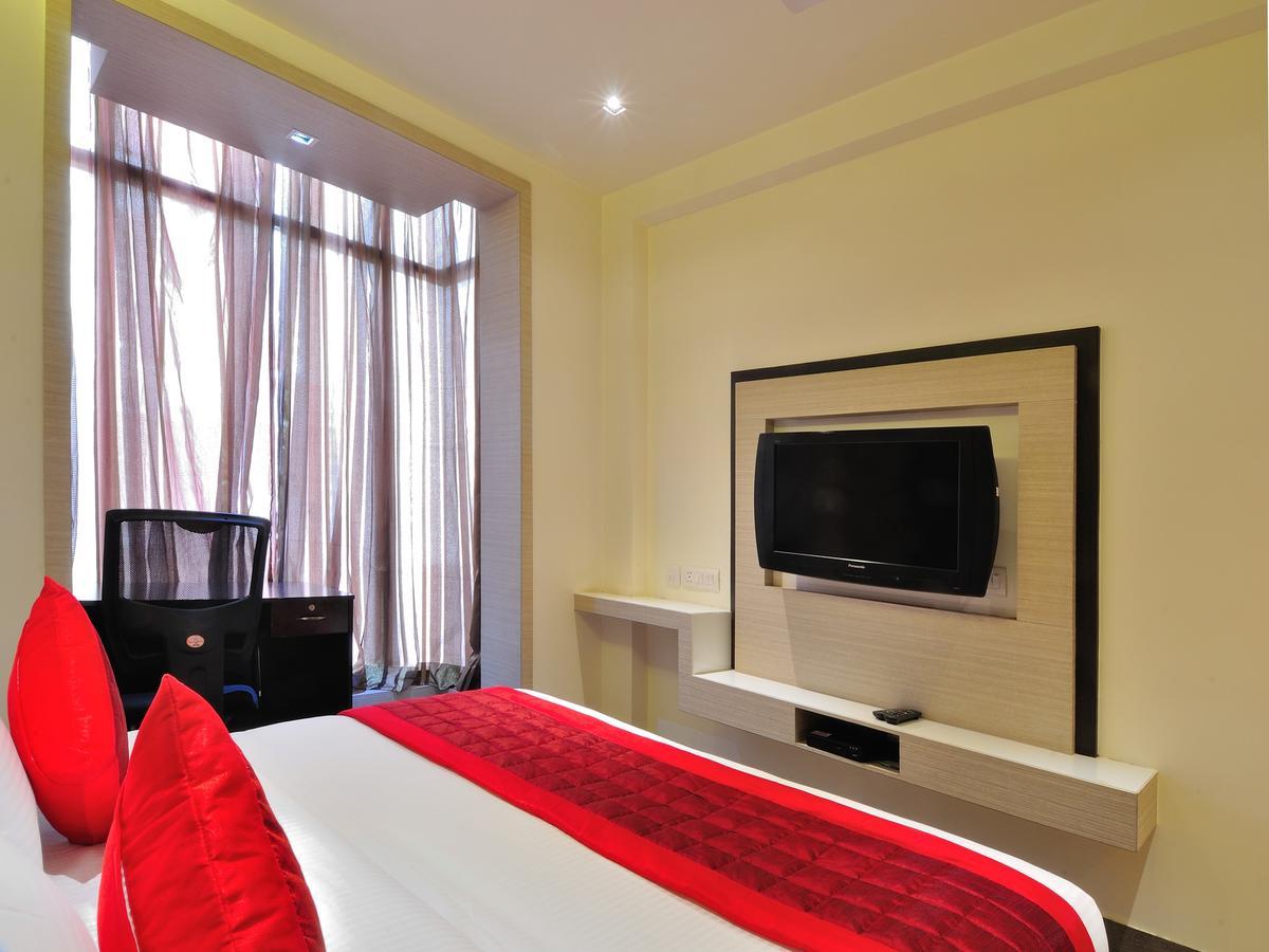 Hotel Royal Grand - Opposite Axis Bank East Patel Nagar Ню Делхи Екстериор снимка