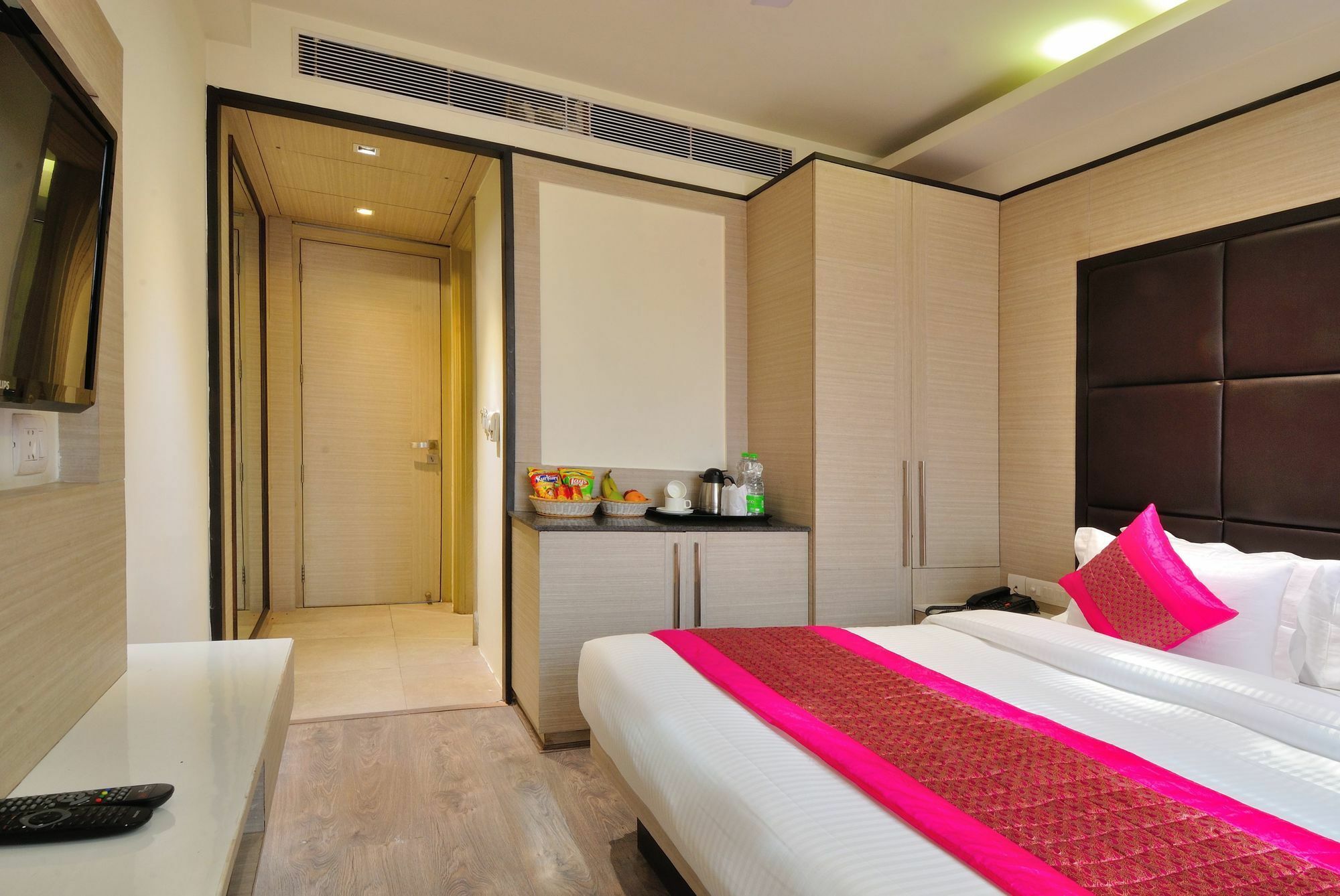 Hotel Royal Grand - Opposite Axis Bank East Patel Nagar Ню Делхи Екстериор снимка