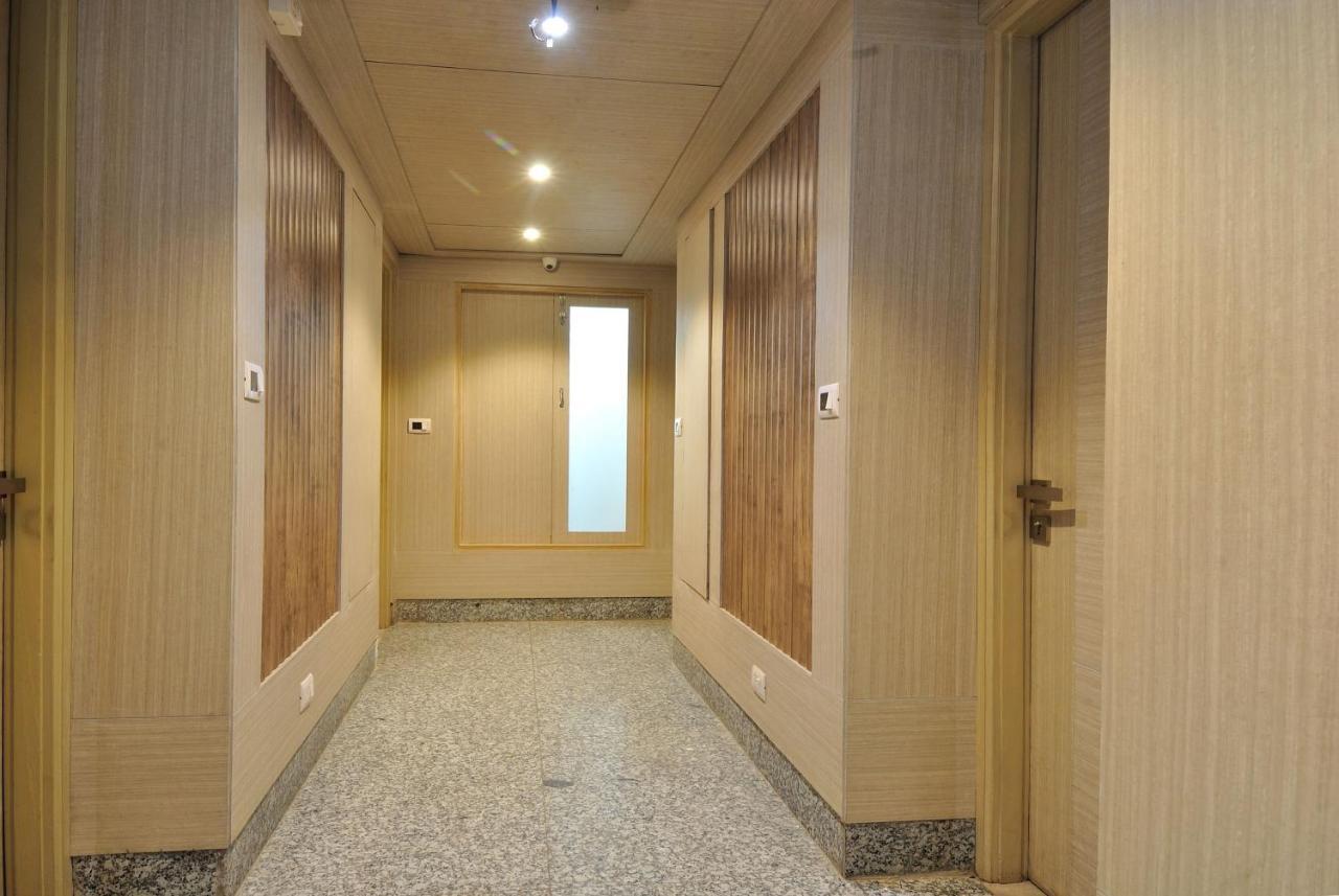 Hotel Royal Grand - Opposite Axis Bank East Patel Nagar Ню Делхи Екстериор снимка