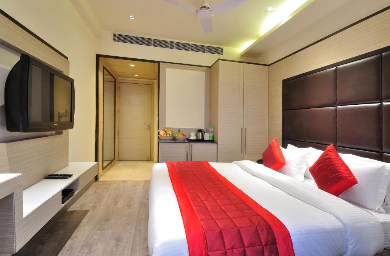 Hotel Royal Grand - Opposite Axis Bank East Patel Nagar Ню Делхи Екстериор снимка