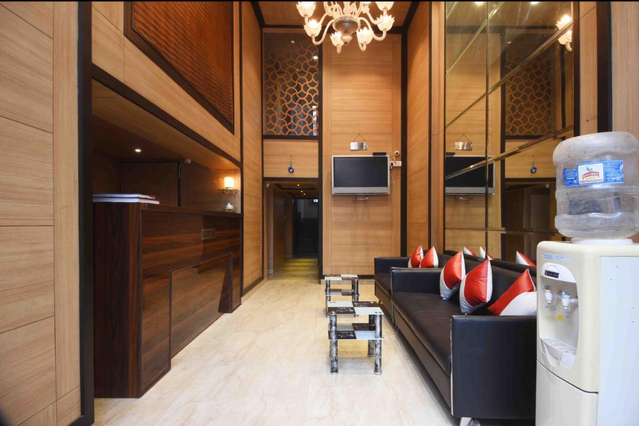 Hotel Royal Grand - Opposite Axis Bank East Patel Nagar Ню Делхи Екстериор снимка